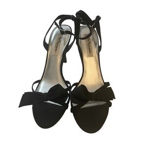 Black Nina Heals with Bow